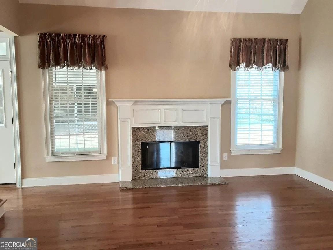 1070 Camden Park Dr - Photo 6 of 14