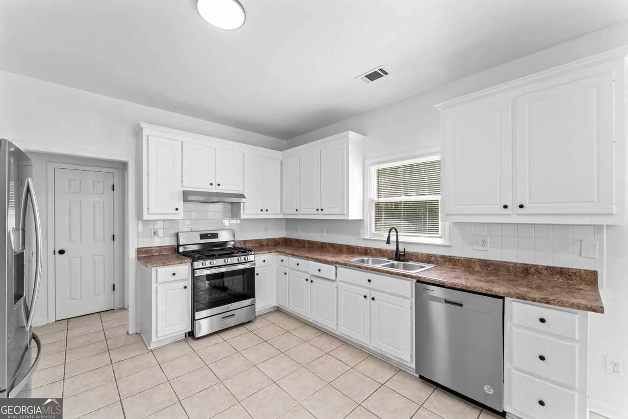 4267 Azalea Walk - Photo 6 of 24