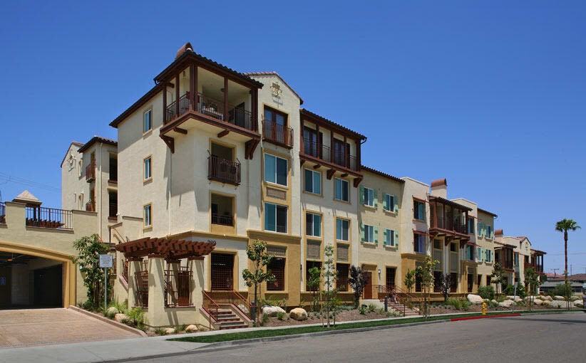 Royale Apts - Photo 2 of 5