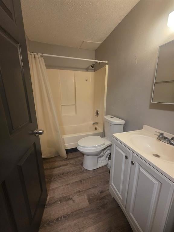 111 E Franklin St #C4 - Photo 6 of 6