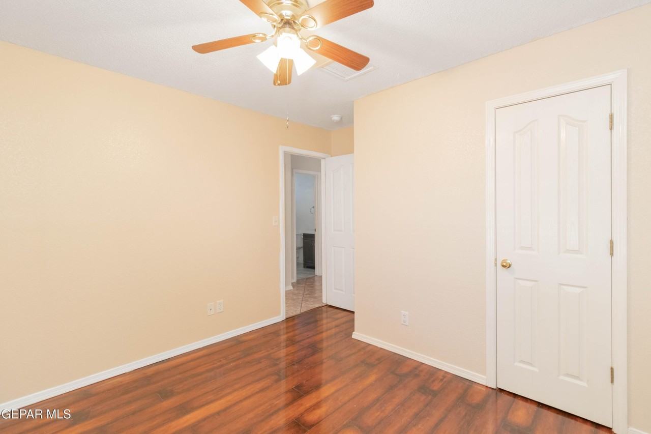 5652 Rick Husband Dr - Photo 4 of 29