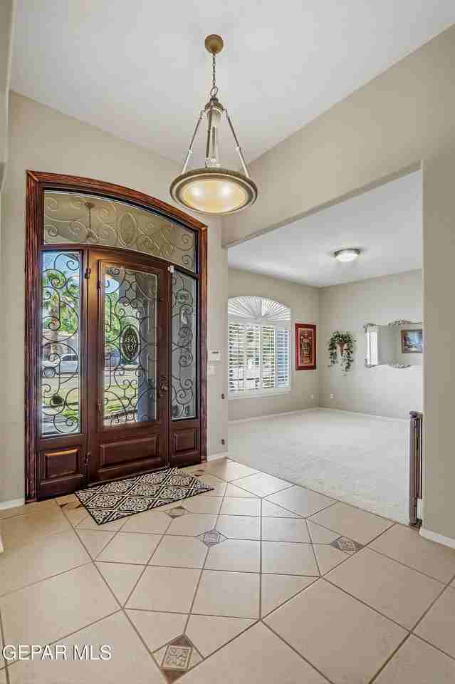 312 Desert Garden Dr - Photo 4 of 50