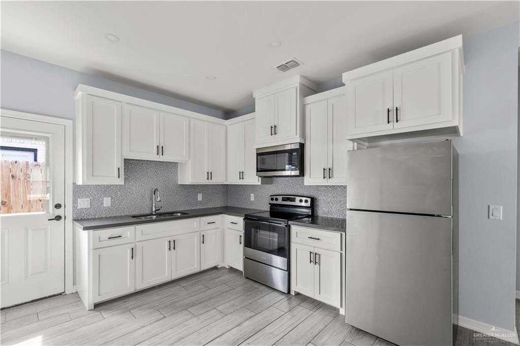713 N Maryland St #4 - Photo 5 of 19