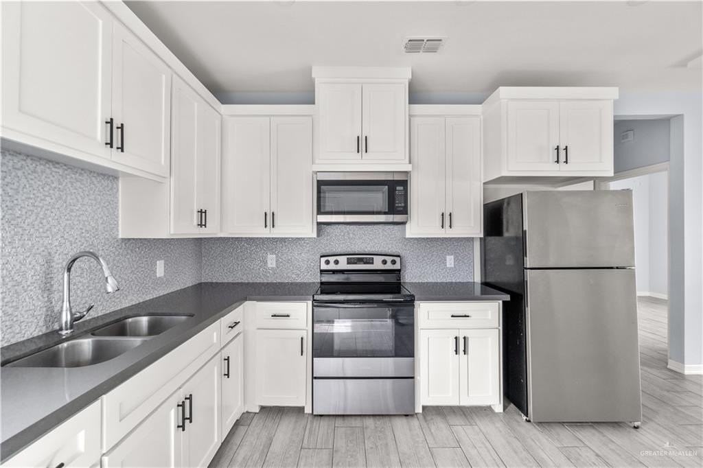 713 N Maryland St #4 - Photo 6 of 19