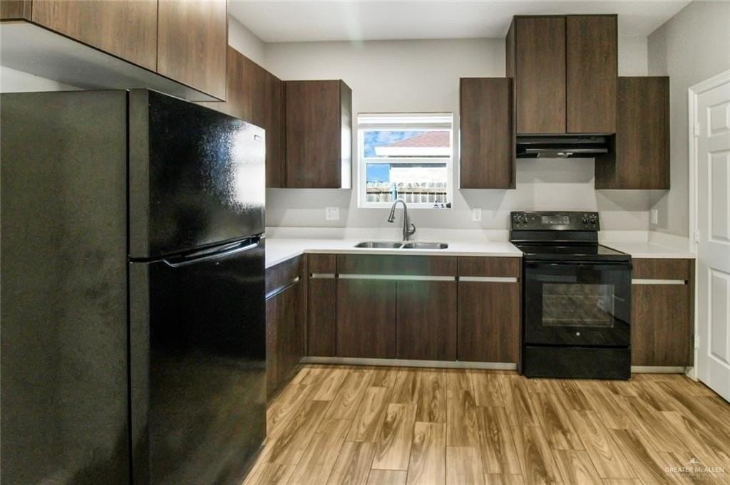 904 W Mahala Ave #3 - Photo 3 of 15