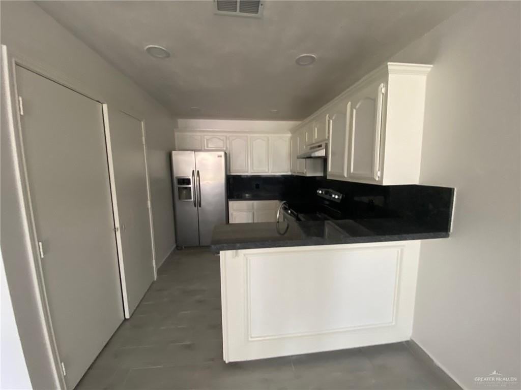 6910 Venus Dr - Photo 5 of 8
