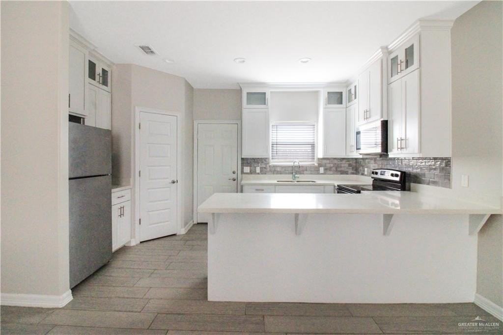 1626 Playa Dr #1 - Photo 2 of 11