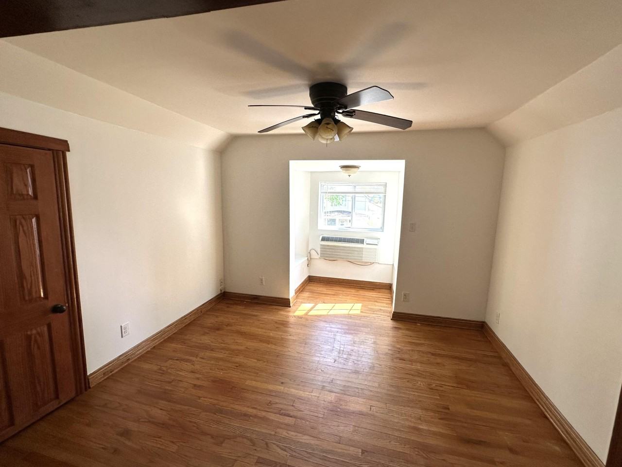 537 Winchester Ave - Photo 2 of 13
