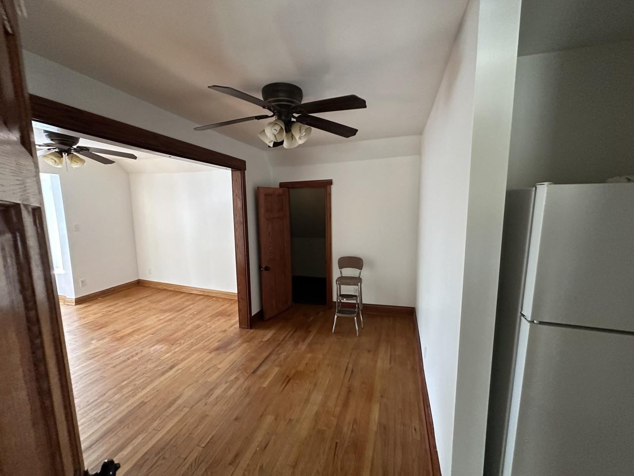537 Winchester Ave - Photo 3 of 13