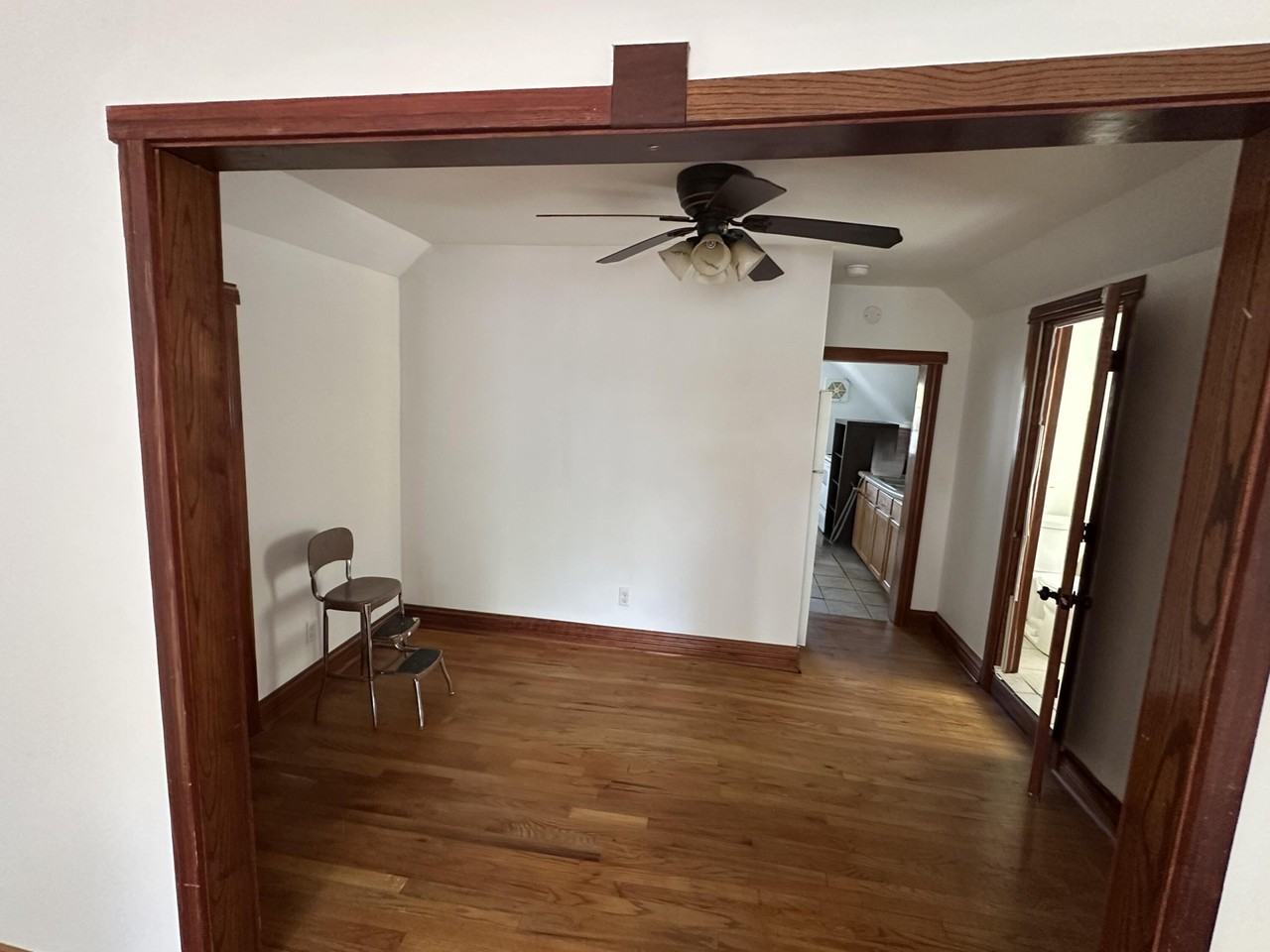 537 Winchester Ave - Photo 4 of 13