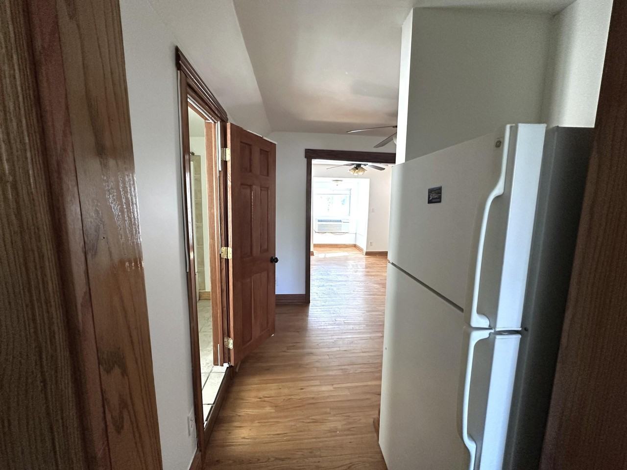 537 Winchester Ave - Photo 7 of 13