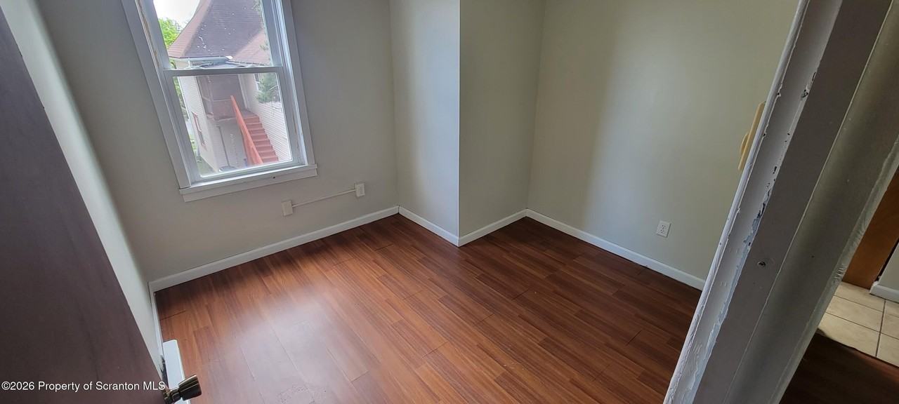 1409B Monsey Ave - Photo 4 of 11