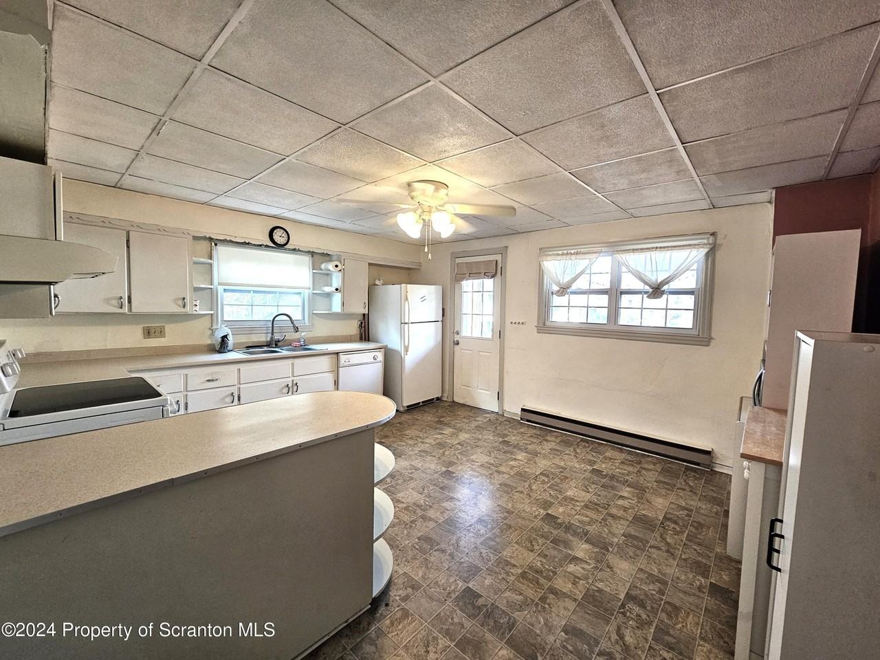 624 Court St #2ndFL - Photo 4 of 14