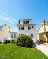 featured image of 1580 Summit Ave #1