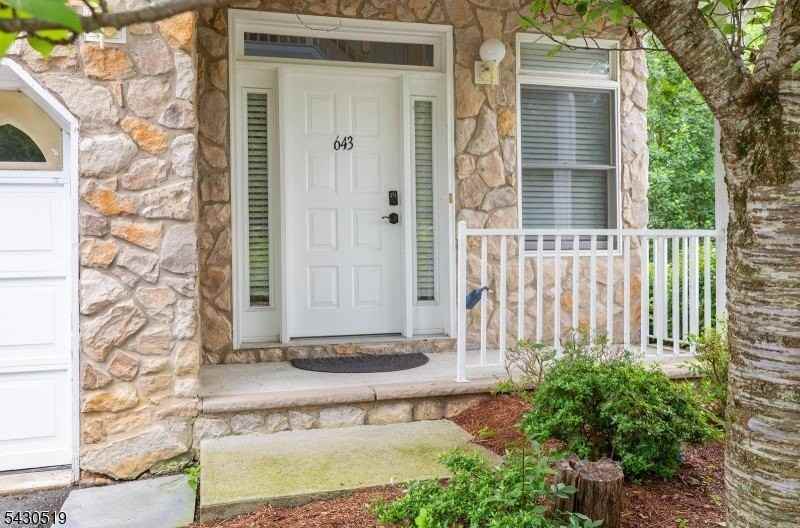 643 Old Dover Rd - Photo 2 of 26