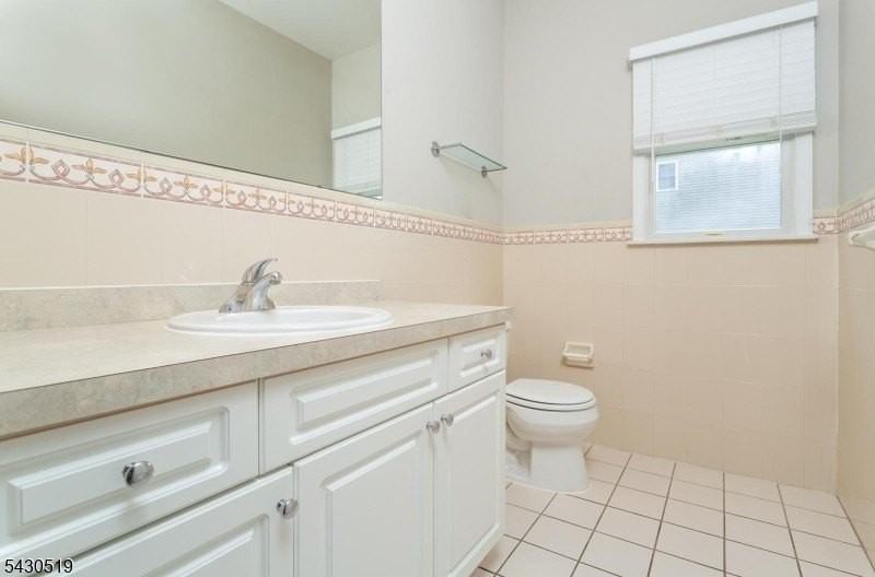 643 Old Dover Rd - Photo 3 of 26