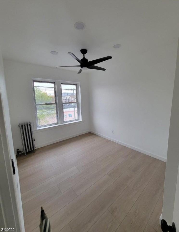 544 Market St - Photo 5 of 6