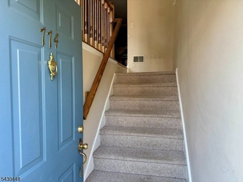 774 Sassafras Ct - Photo 2 of 21
