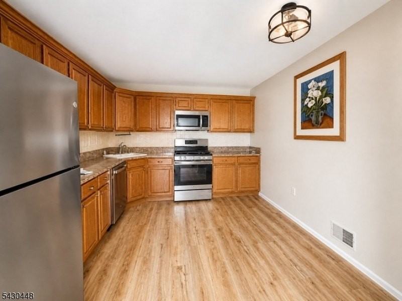774 Sassafras Ct - Photo 3 of 21