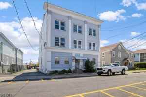 featured image of 117 Mechanic St #3