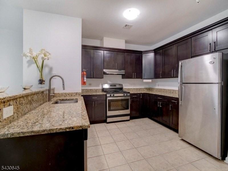 92 Willow St #3 - Photo 2 of 9