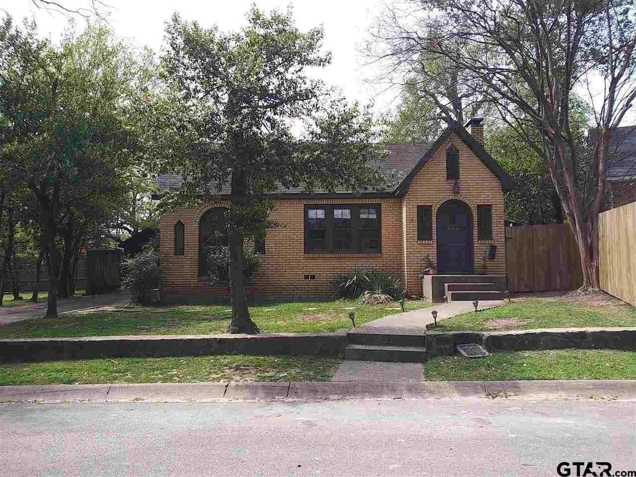539 Williams Ct - Photo 2 of 20