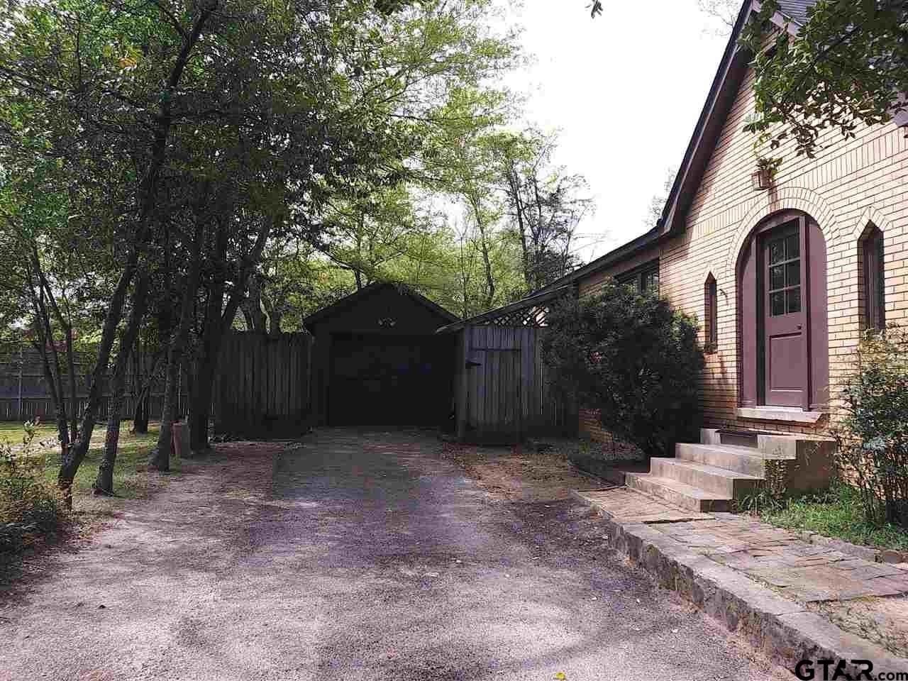 539 Williams Ct - Photo 3 of 20