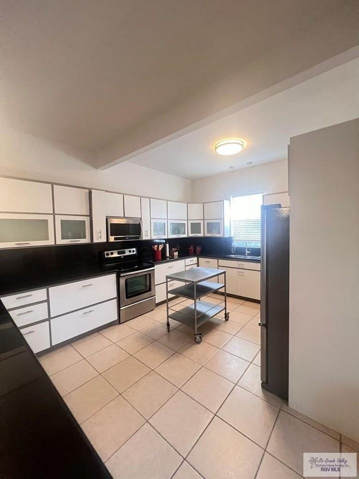 4601 Carmen Ave #1704 - Photo 3 of 15