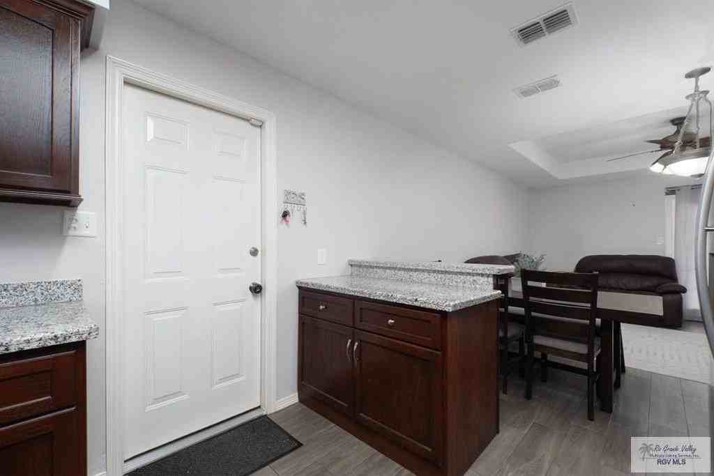 170 Pearl Dr - Photo 4 of 14