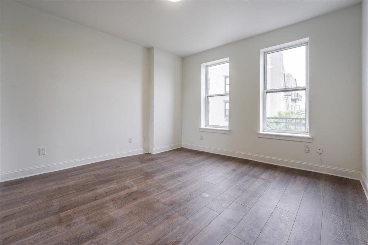 157 14th St #5L - Photo 3 of 14