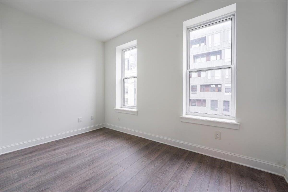 157 14th St #5L - Photo 6 of 14