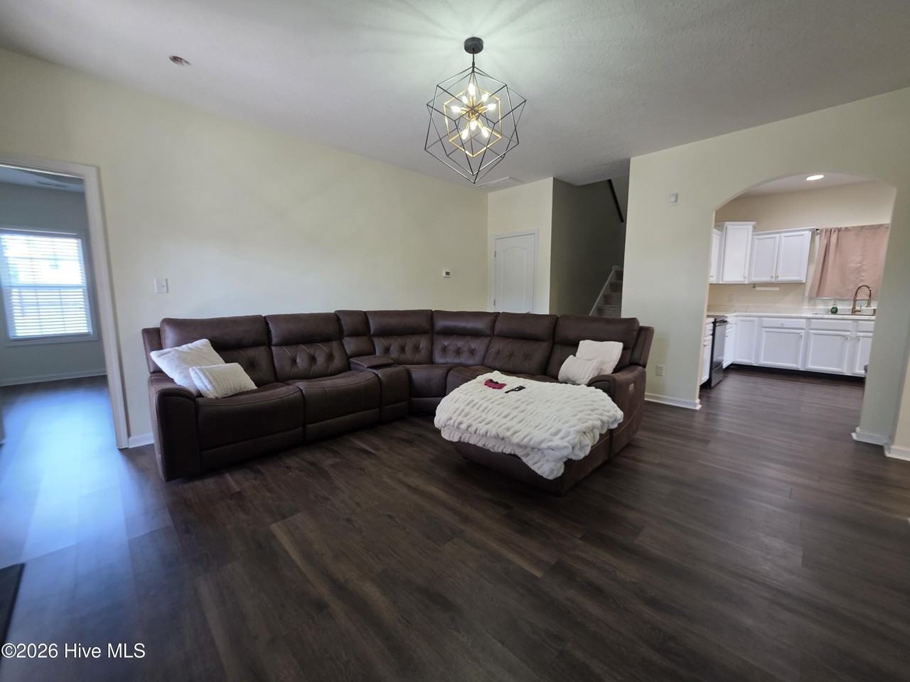 702 Appling Ct - Photo 5 of 28