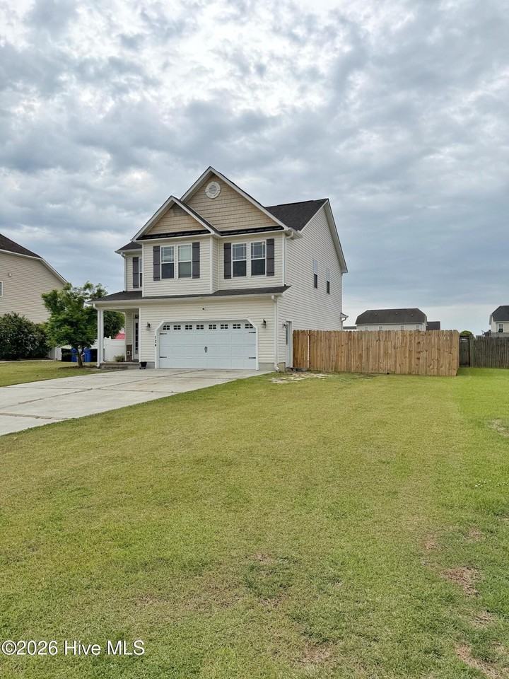 124 Landover Dr - Photo 2 of 46