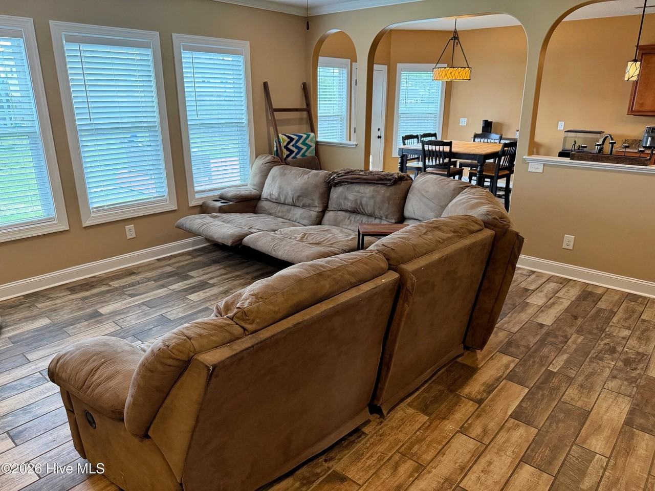 124 Landover Dr - Photo 7 of 46
