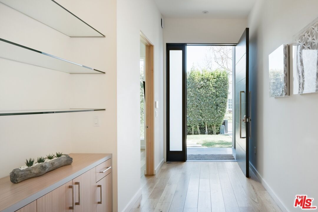 1723 S Durango Ave #1 - Photo 4 of 50