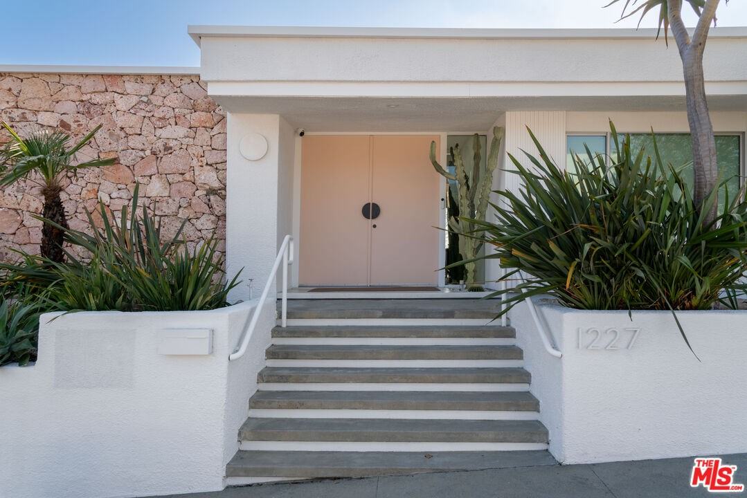 1227 Tellem Dr #1 - Photo 4 of 44