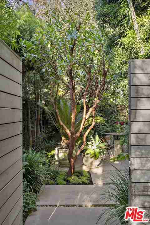 634 Milwood Ave #1 - Photo 2 of 40