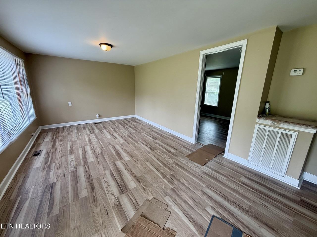 1414 Daresa Ln - Photo 3 of 13