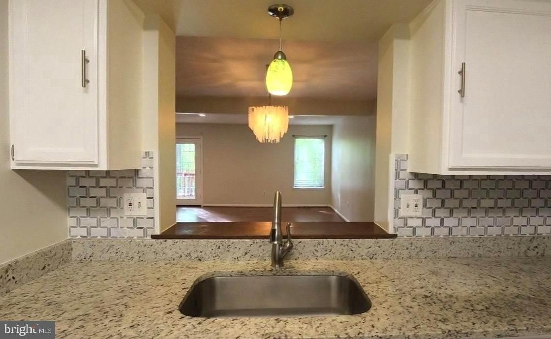 11747 Lone Tree Ct - Photo 6 of 31