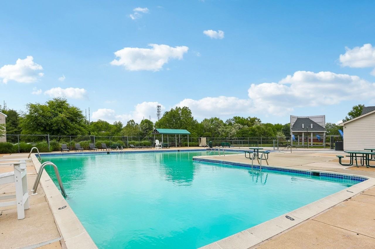 Brookbend Apartments - Photo 4 of 43