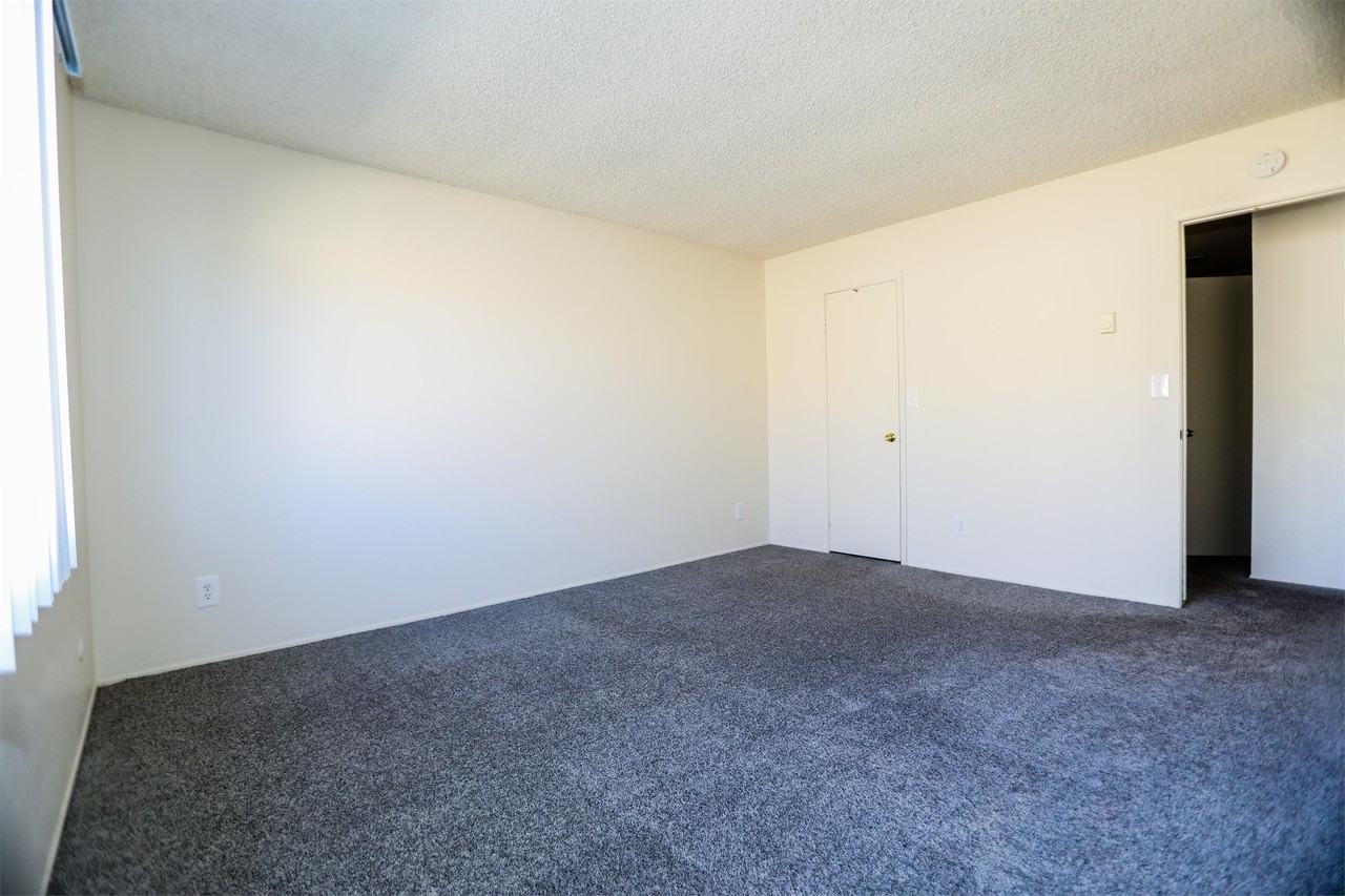 Balboa Fountains Apartments - Photo 6 of 24