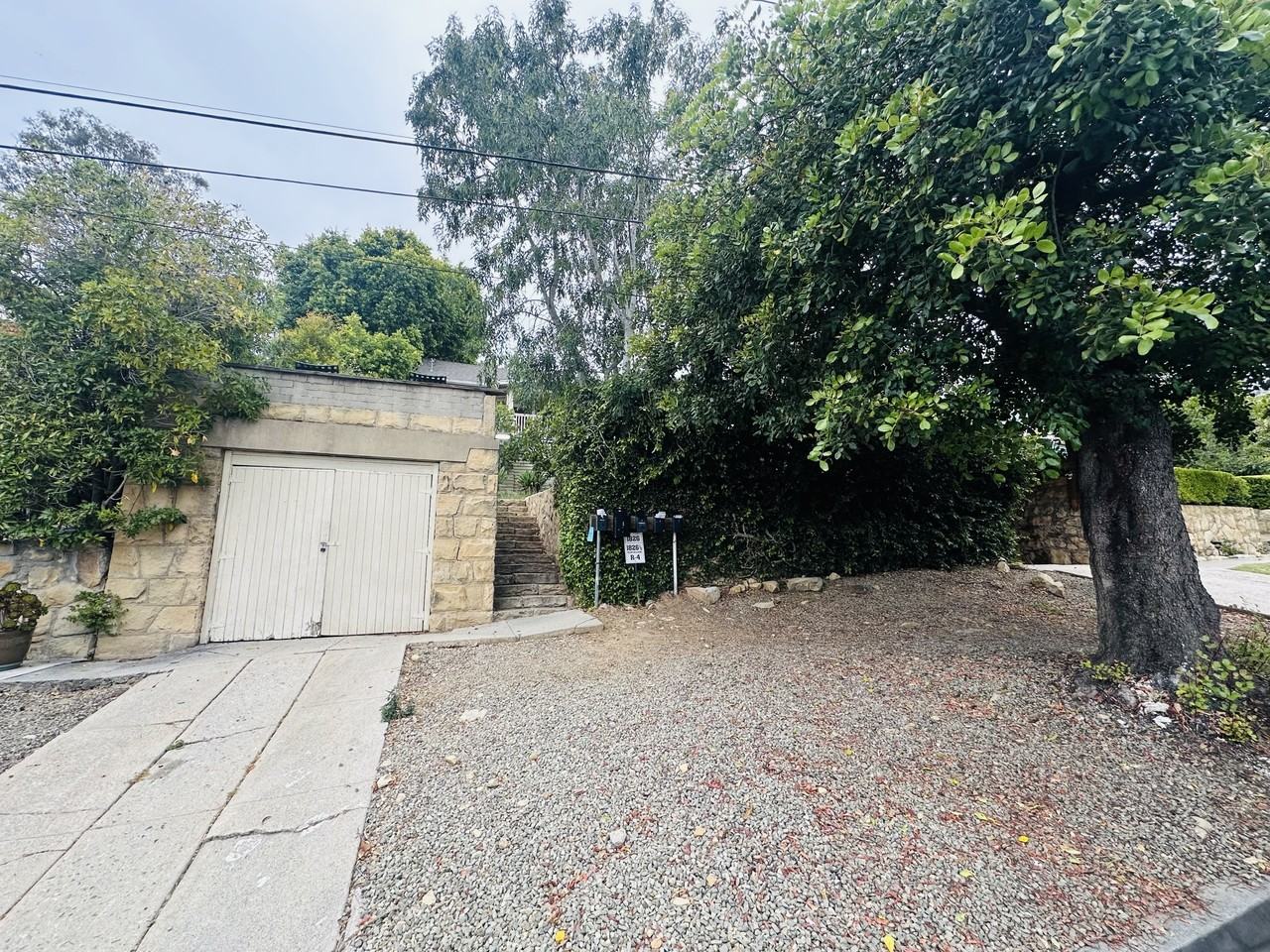1826 Loma Street - Photo 2 of 9
