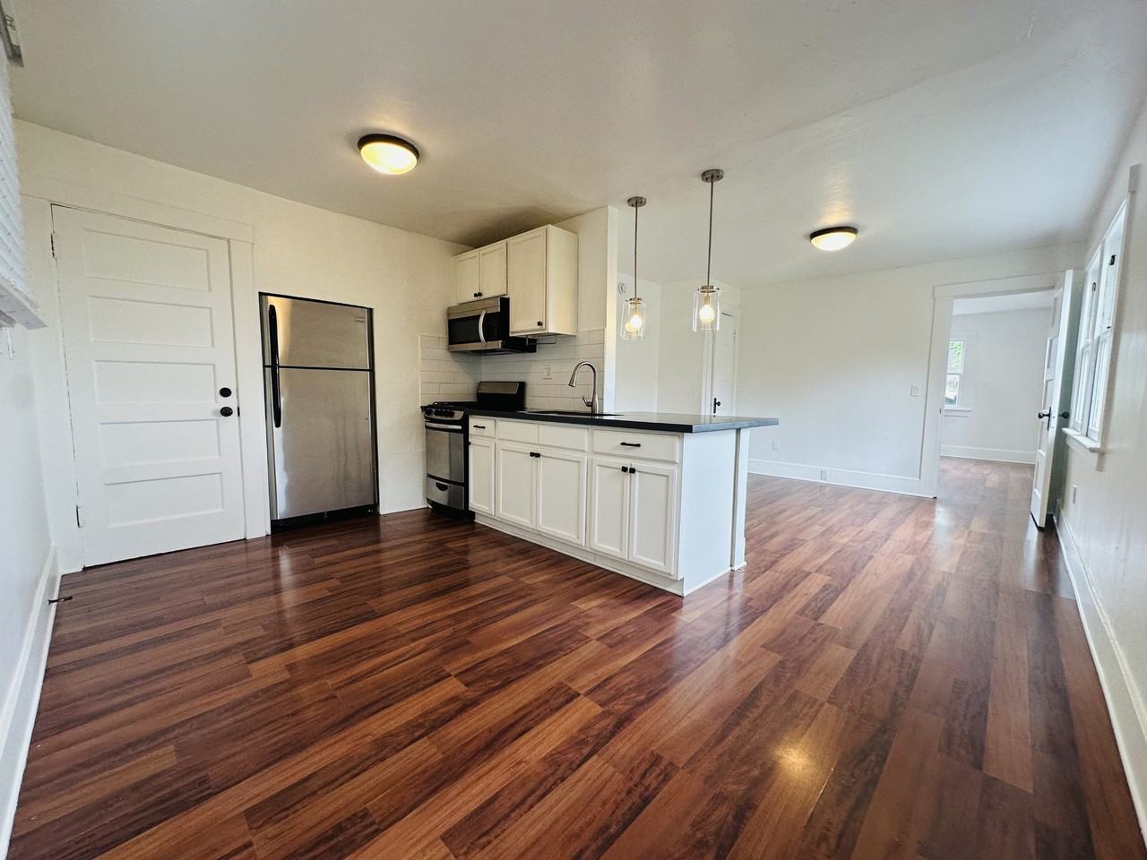 1826 Loma Street - Photo 3 of 9