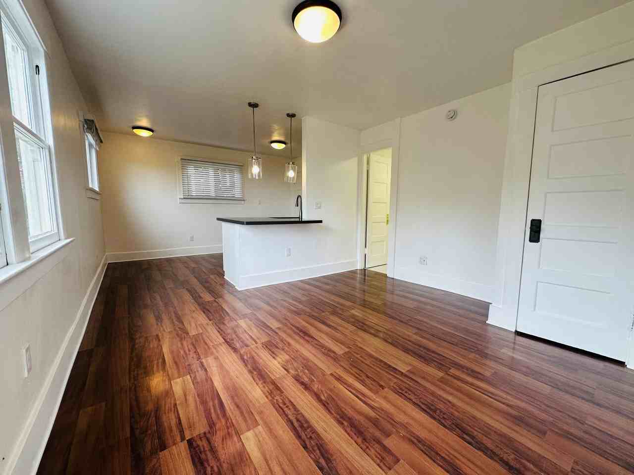 1826 Loma Street - Photo 5 of 9