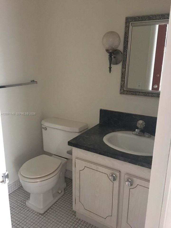 2025 Ne 164th St #205 - Photo 5 of 9