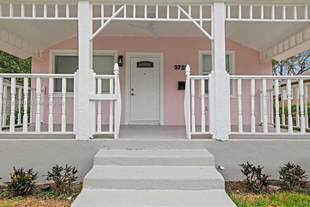 3759 Florida Ave - Photo 3 of 36