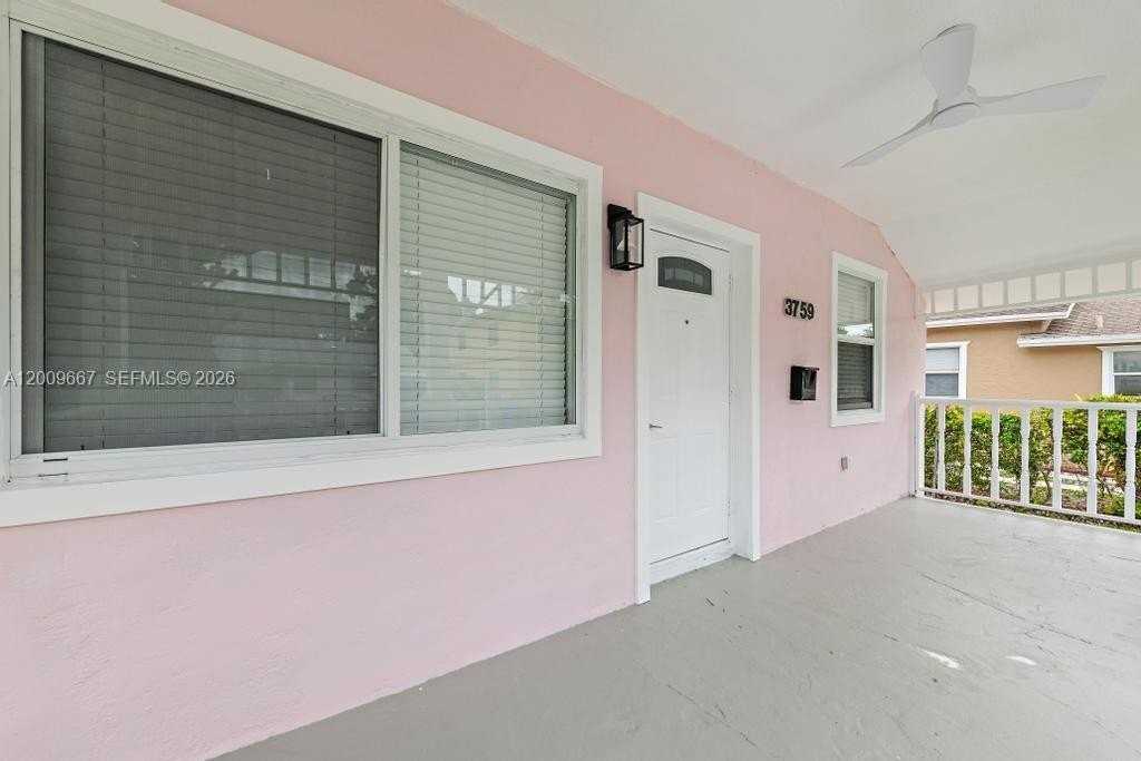 3759 Florida Ave - Photo 4 of 36