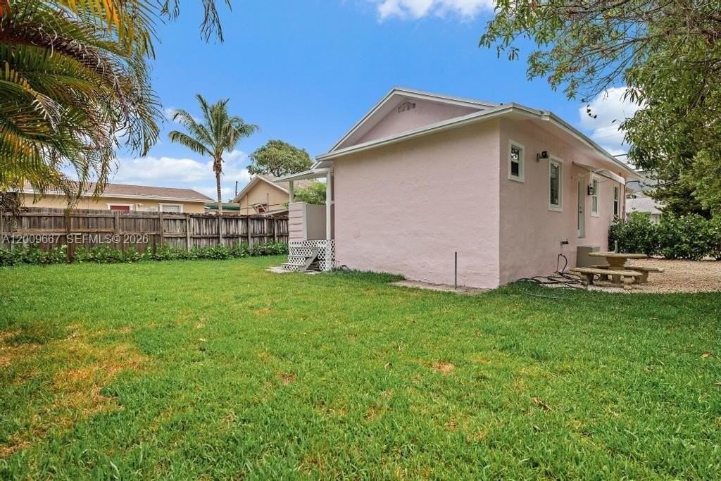 3759 Florida Ave - Photo 6 of 36