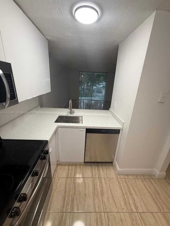 496 Nw 165th Street Rd #D210 - Photo 6 of 17