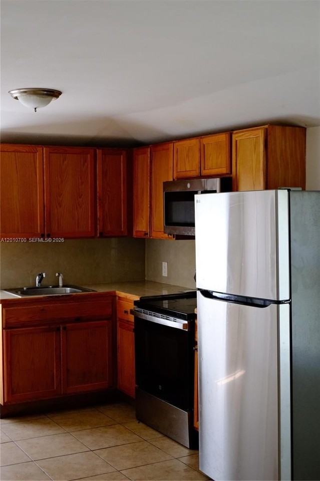 1455 Ne 146th St #B - Photo 5 of 14